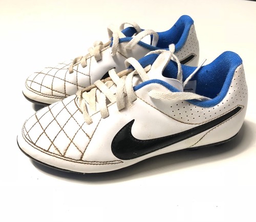 Chaussures foot nike tiempo - chaussures,